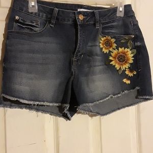 Kensie denim sunflower embroidered shorts